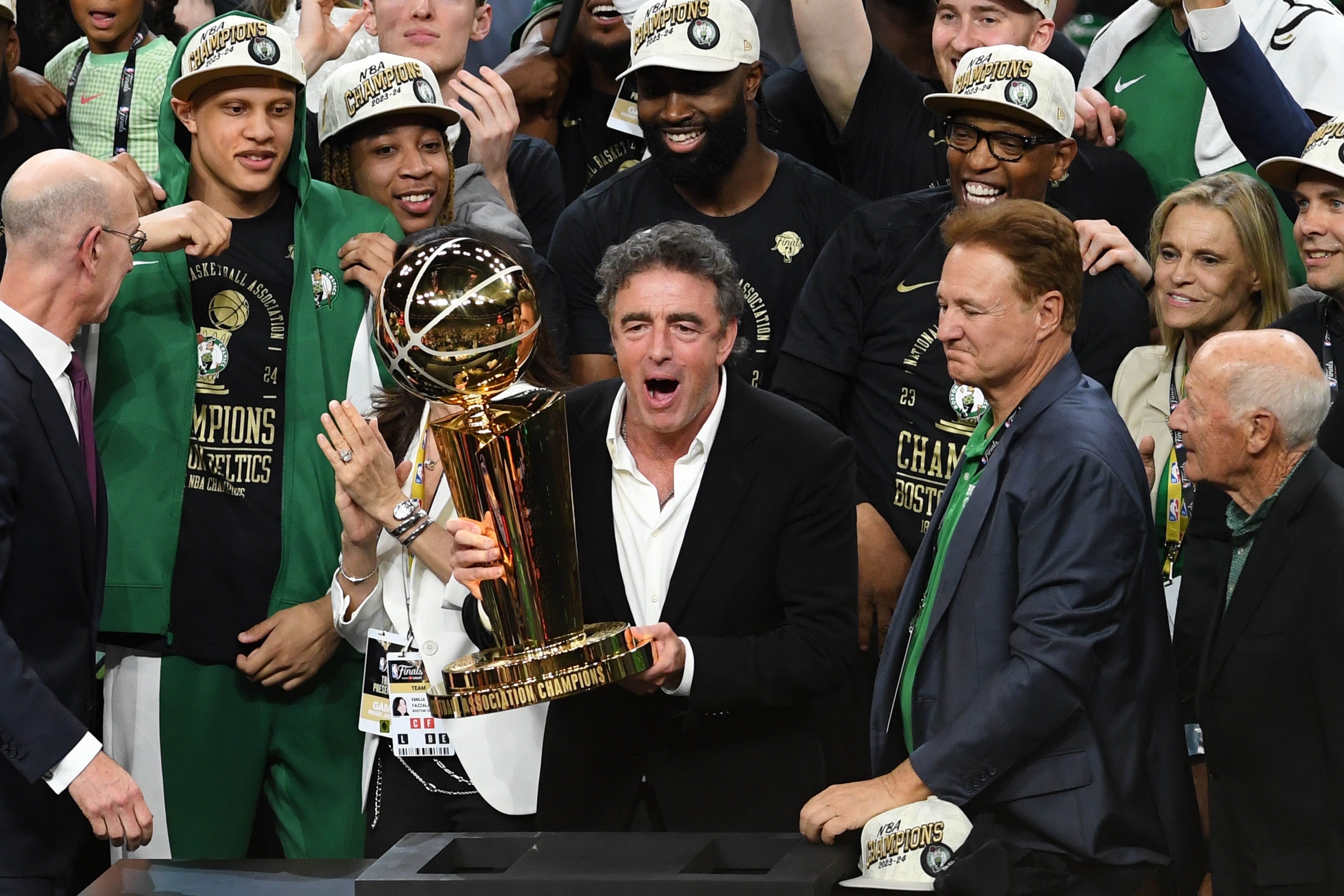 凯尔特人队惨败后更衣室爆发冲突,主帅回应,他们软件本站生产.的简单介绍 凯尔特人队惨败后更衣室爆发冲突,主帅回应,他们软件本站生产.的简单介绍