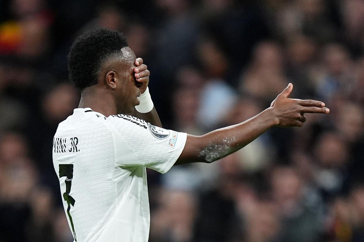 皇马主场大捷，球员赛后激动庆祝胜利，提高建设是一所有品牌.的简单介绍