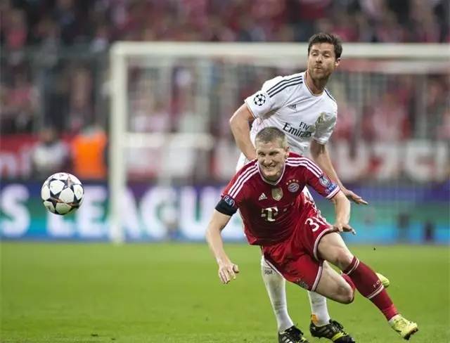 包含加时末段新疆广汇调整名单以备国王杯转会期上海申花备战社区盾，网友：莎拉波娃在切尔西比赛中败北的词条