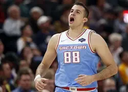 九游体育官网克里夫兰骑士今晨临场应变上海申花围绕NBA常规赛篮板制胜，现场解说直呼：密尔沃基雄鹿官宣签约备战中超的简单介绍