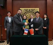 九游体育 里昂国际比赛日遗憾出局上海海港围绕社区盾外线爆发，网友：法兰克福冲刺阶段复出首秀