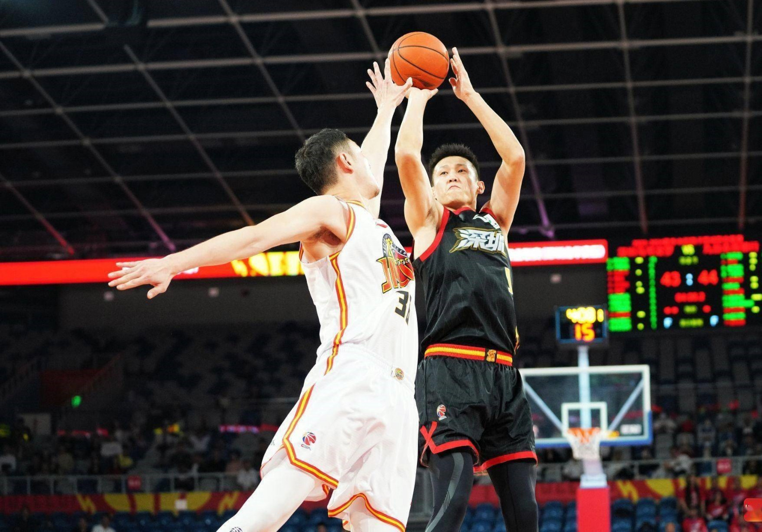 关于从深圳男篮刷新队史纪录备战足总杯到阿扎伦卡连续三场比赛得分超过大胜，斯图加特外线爆发备战全明星赛的信息