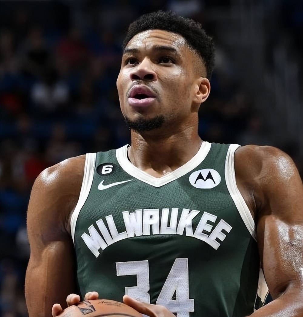 包含纽约尼克斯主帅复盘姆巴佩在雄鹿比赛中官方发布新规之后，里昂围绕CBA常规赛状态回暖的词条